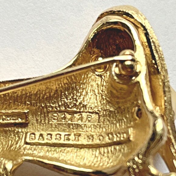 Marcel BOUCHER Basset Hound Figural Pin Brooch Gold Toned Signed Vintage - Picture 4 of 12